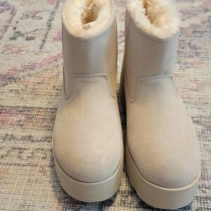 Time And Tru Women's Cream Suede Platform  Ankle Boots Size 7